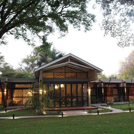 Sandalwood Lodge Harare Buitenkant foto