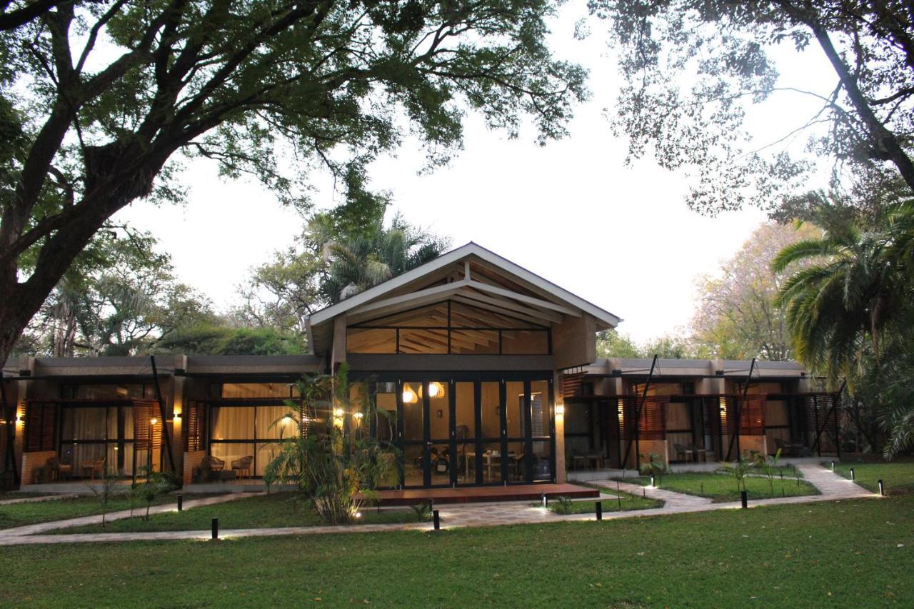 Sandalwood Lodge Harare Buitenkant foto